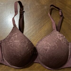 NWT Ladies Size 38 D Auden Lightly Lined Burgundy Tshirt Bra